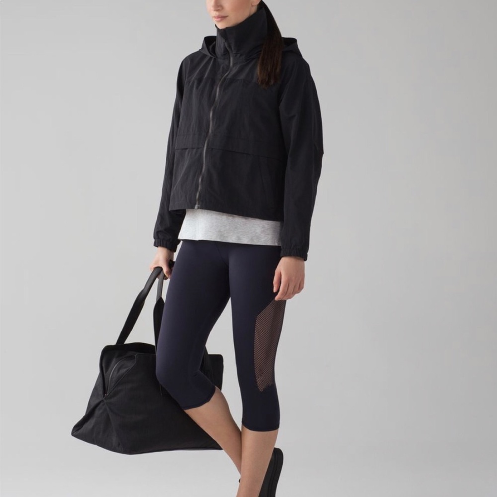 Lululemon jacket size 6 - Picture 3 of 13
